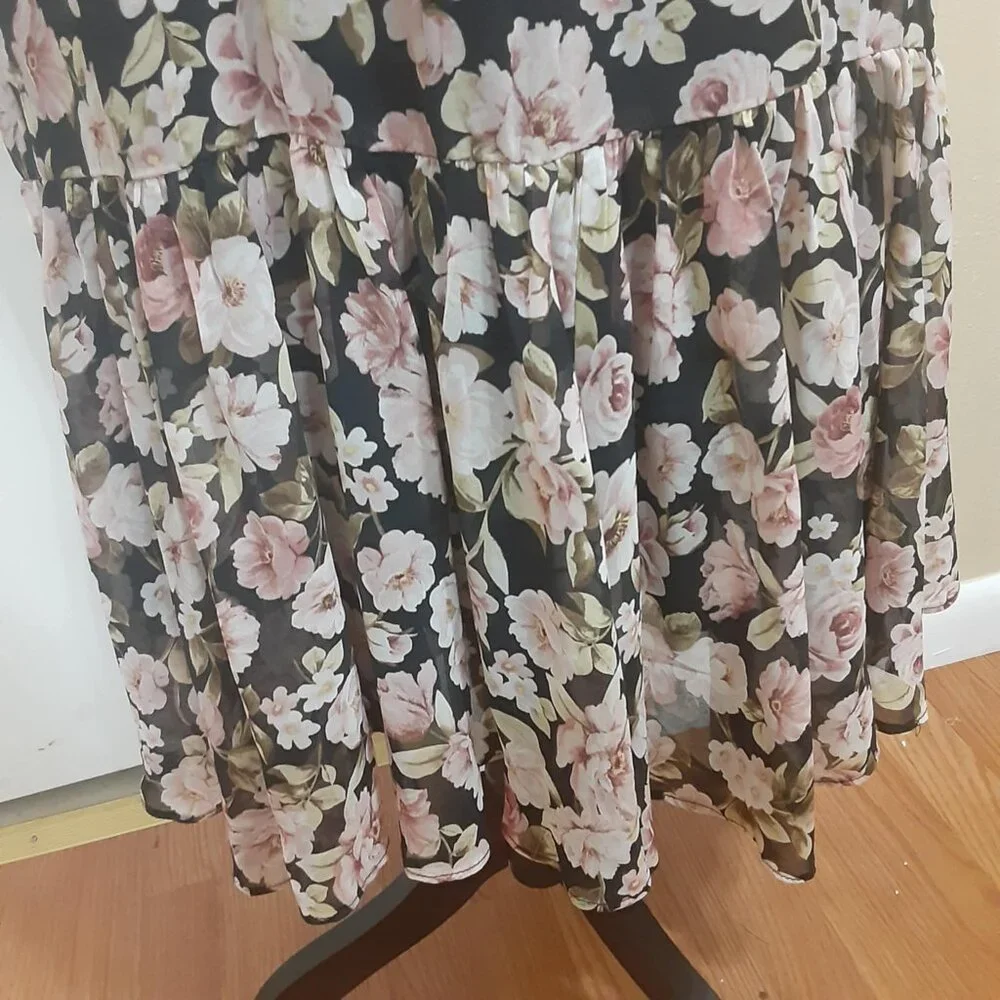 Altar'D State Size Large Chaya Floral Ruffle Spaghetti Strap Smocked Midi Dress - Picture 5 of 16